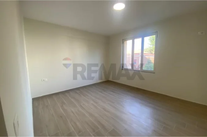 Tirane, jepet me qera zyre Kati 2, 86 m² 600 € 