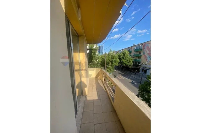 Tirane, jepet me qera zyre Kati 2, 86 m² 600 € 