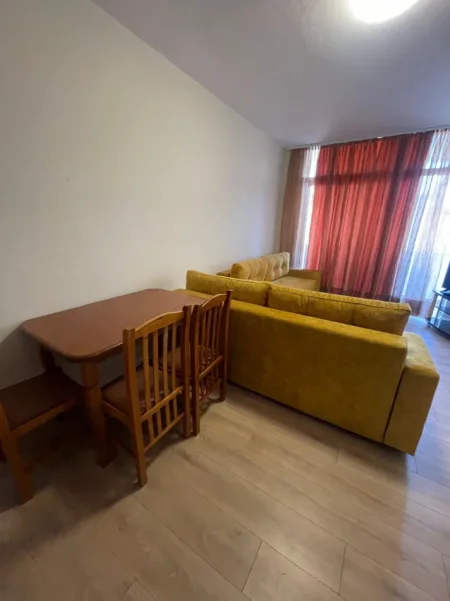 Tirane, jepet me qera apartament 1+1+Ballkon Kati 4, 64 m² (Pazari i Ri, prane Optika Romes)🏷️ Çmimi: 55.000 Leke i diskutueshem