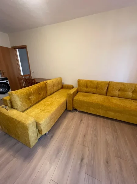 Tirane, jepet me qera apartament 1+1+Ballkon Kati 4, 64 m² (Pazari i Ri, prane Optika Romes)🏷️ Çmimi: 55.000 Leke i diskutueshem