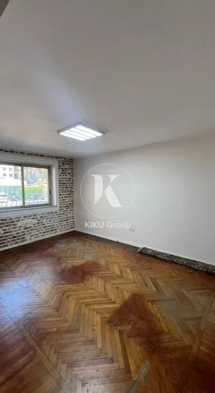 Tirane, jepet me qera zyre Kati 1, 95 m² 1.000 € (Myslym Shyri)