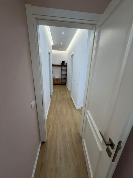 Tirane, jepet me qera apartament 2+1+2+PARKIM, Kati 0, 100 m² 1.500 € (TEG , ROSE GARDEN RESIDENCE)