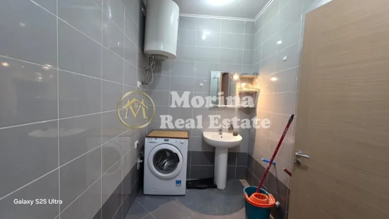 Tirane, jepet me qera apartament 2+1 Kati 3, 100 m² 500 € (Concord Center)