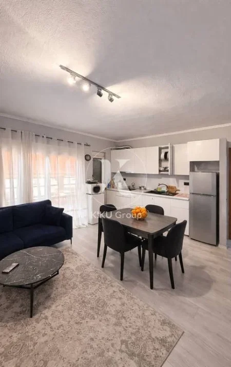 Tirane, jepet me qera apartament 1+1 Kati 1, 70 m² 600 € (Te Selvia)