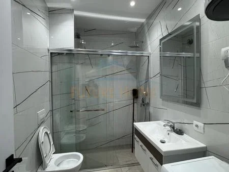 Tirane, jepet me qera apartament 2+1+Ballkon Kati 4, 74 m² 500 € (Paskuqan)