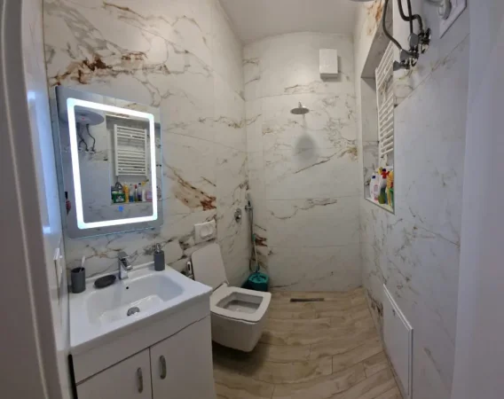 Tirane, shitet truall , 306 m² 400.000 € (QSUT)