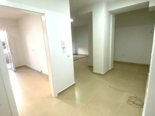 Tirane, jepet me qera apartament 2+1 Kati 2, 94 m² 1.000 € 