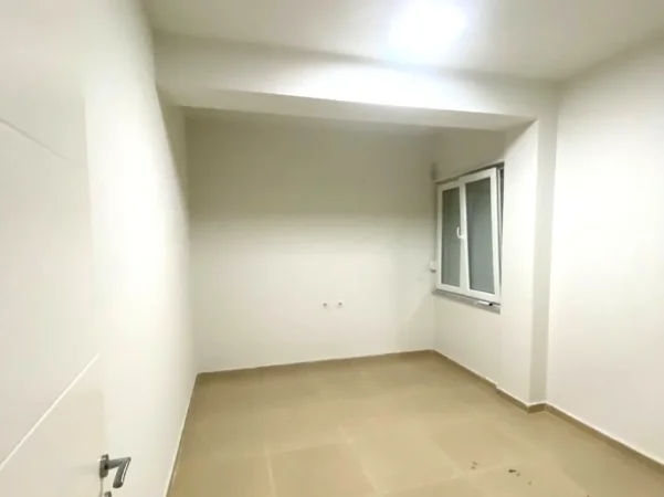 Tirane, jepet me qera apartament 2+1 Kati 2, 94 m² 1.000 € 