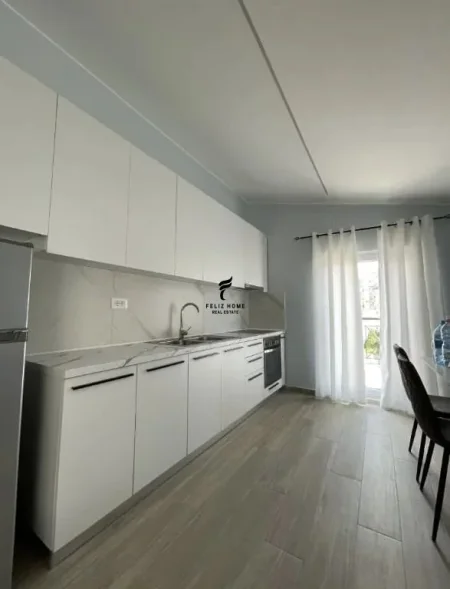 Tirane, jepet me qera apartament 1+1 Kati 5, 60 m² 500 € (RRUGA E KAVAJES)