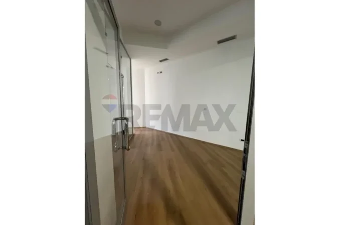 Tirane, shitet zyre Kati 1, 79 m² 