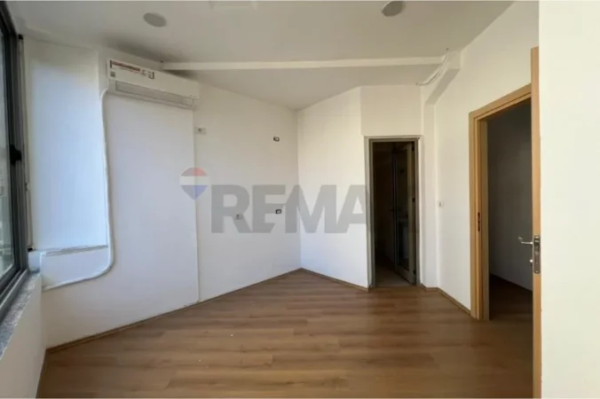 Tirane, shitet zyre Kati 1, 79 m² 