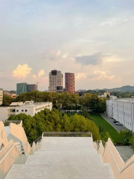 Tirane, jepet me qera apartament Kati 2, 70 m² 350 € (yzberisht)