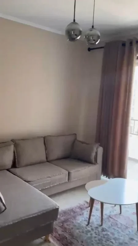 Tirane, jepet me qera apartament 2+1 Kati 4, 100 m² 650 € (Rruga Xhanfize Keko)