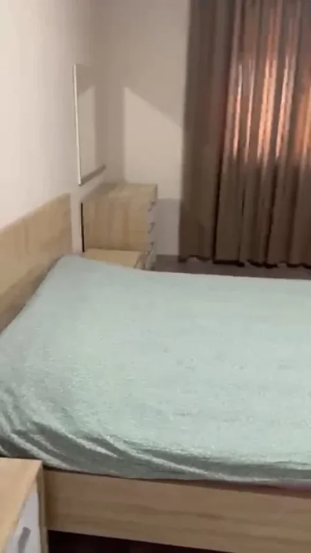 Tirane, jepet me qera apartament 2+1 Kati 4, 100 m² 650 € (Rruga Xhanfize Keko)