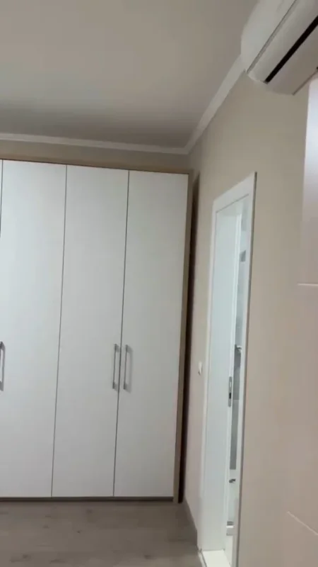Tirane, jepet me qera apartament 2+1 Kati 4, 100 m² 650 € (Rruga Xhanfize Keko)