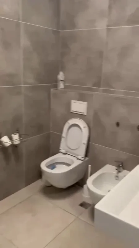 Tirane, jepet me qera apartament 2+1 Kati 4, 100 m² 650 € (Rruga Xhanfize Keko)