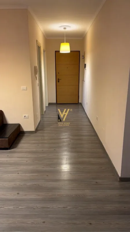 Tirane, jepet me qera apartament 2+1+Ballkon Kati 4, 100 m² 1.000 € (RRUGA MARKO BOCARI)