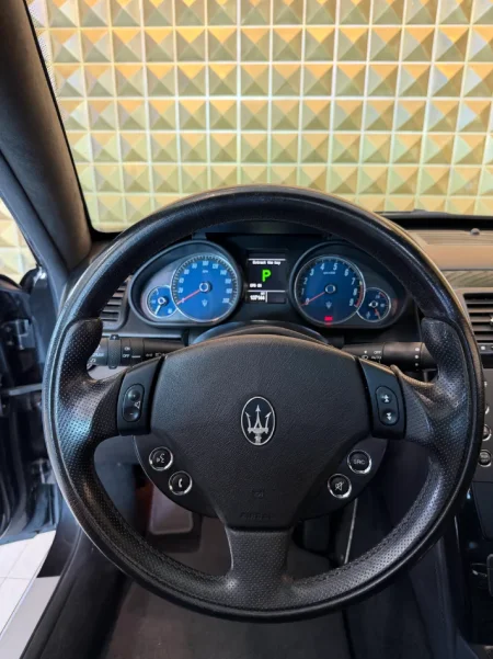 Tirane, shes makine Maserati quattroporte s Benzin, automatik Kondicioner 180.000 km 25.000 €