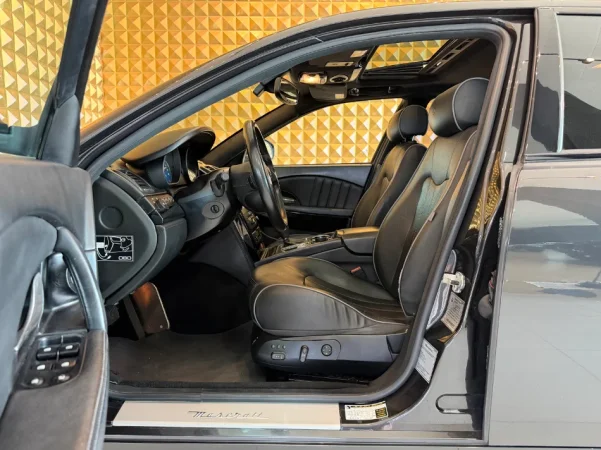 Tirane, shes makine Maserati quattroporte s Benzin, automatik Kondicioner 180.000 km 25.000 €