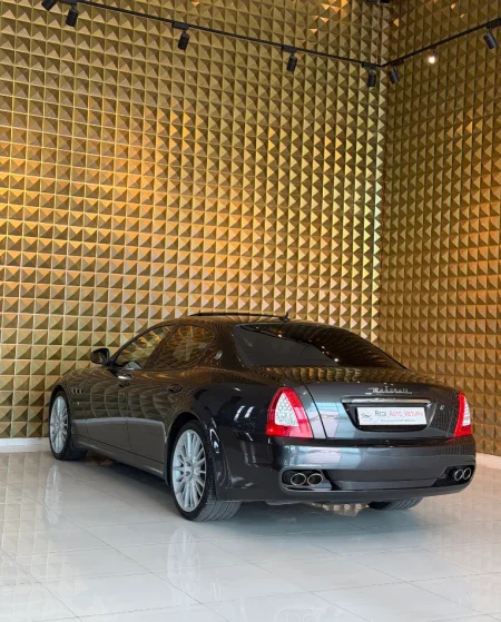 Tirane, shes makine Maserati quattroporte s Benzin, automatik Kondicioner 180.000 km 25.000 €