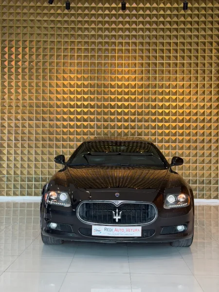 Tirane, shes makine Maserati quattroporte s Benzin, automatik Kondicioner 180.000 km 25.000 €