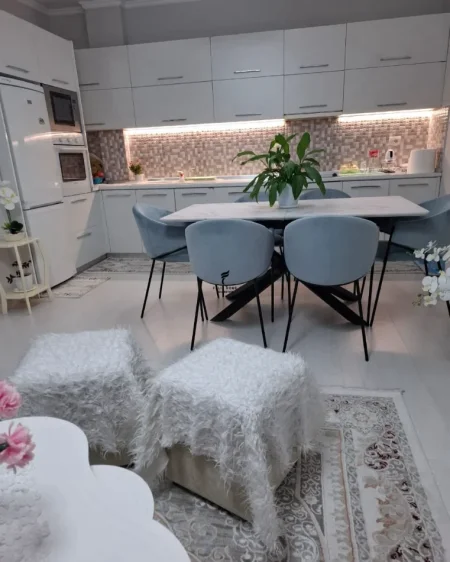 Tirane, shitet apartament 3+1 Kati 5, 134 m² 220.000 € (ASTIR)