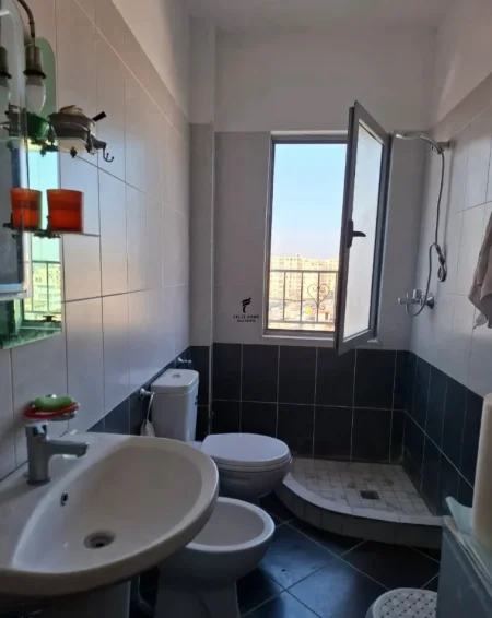 Tirane, shitet apartament 3+1 Kati 5, 134 m² 220.000 € (ASTIR)