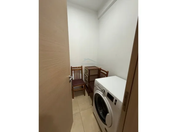 Tirane, jepet me qera apartament 2+1 Kati 5, 110 m² 550 € 