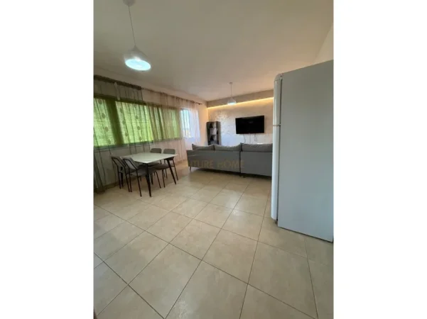 Tirane, jepet me qera apartament 2+1 Kati 5, 110 m² 550 € 