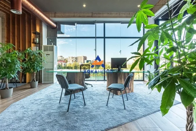 Tirane, jepet me qera zyre Kati 1, 220 m² 600 € 