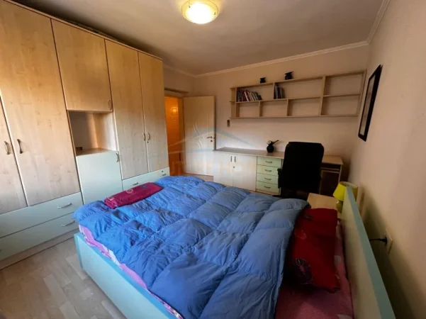Tirane, jepet me qera apartament 2+1 Kati 4, 69 m² 700 € 
