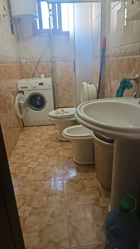 Tirane, jepet me qera apartament 2+1 Kati 5, 83 m² 600 € (Apartament 21 Me Qerarr Fortuzi)