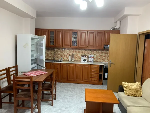 Tirane, jepet me qera garsonier Kati 1, 40 m² 400 € (VASIL SHANTO)