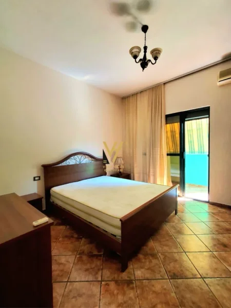 Tirane, jepet me qera apartament 2+1+Ballkon Kati 2, 97 m² 620 € (RRUGA E DURRESIT)