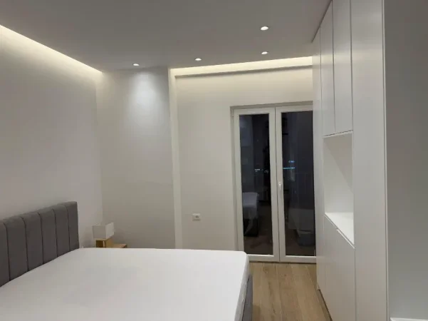 Tirane, jepet me qera apartament 1+1 Kati 3, 70 m² 750 € (Zogu i Zi)