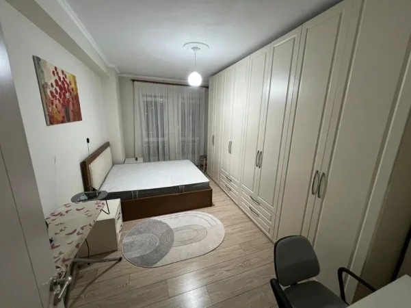 Jepet me qera apartament 2+1+2+ parking ne Astir , 550 Euro
