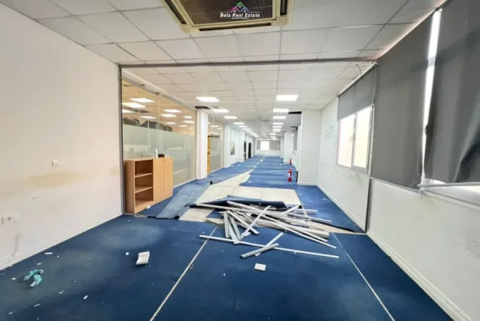 Tirane, jepet me qera zyre Kati 1, 500 m² 7.000 € (stadiumi dinamo)