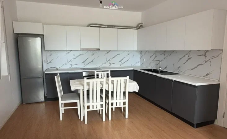 Tirane, jepet me qera apartament 2+1 Kati 5, 100 m² 550 € (RRuga e Dibres)