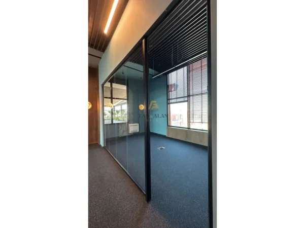 Tirane, jepet me qera apartament+verande | Penthouse Kati 9, 1.000 m² 10.000 € (Perballe Spitalit American 3)