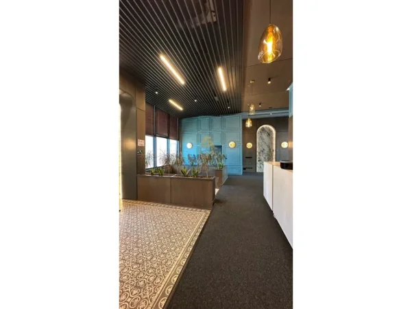 Tirane, jepet me qera apartament+verande | Penthouse Kati 9, 1.000 m² 10.000 € (Perballe Spitalit American 3)