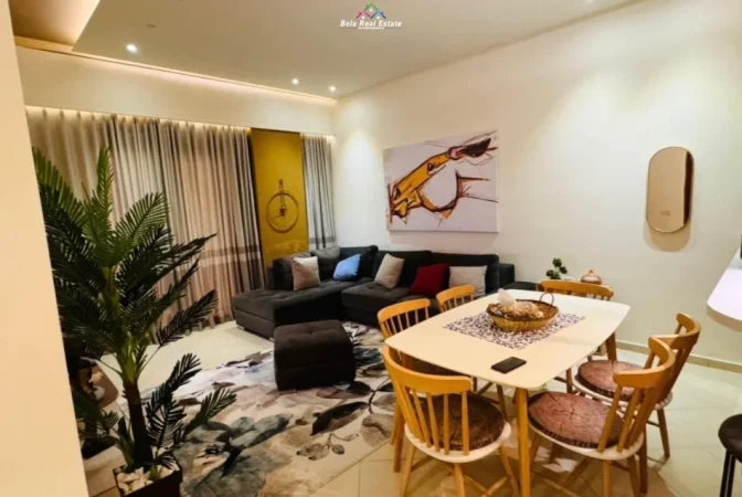 Tirane, jepet me qera 1+1 Kati 2, 70 m² 680 € 