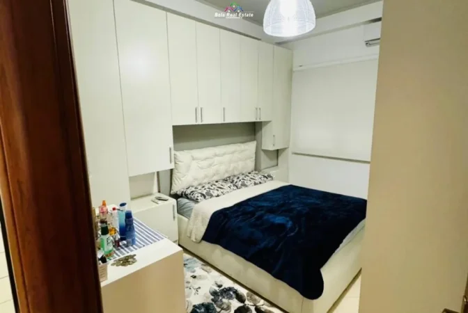 Tirane, jepet me qera 1+1 Kati 2, 70 m² 680 € 