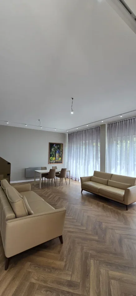 Tirane, jepet me qera Vile Vile 2 Katshe , 6.000 € (teg , lunder , farke , mjull-bathore)