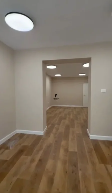 Tirane, jepet me qera zyre Kati 2, 110 m² 1.100 € (BLLOKU)