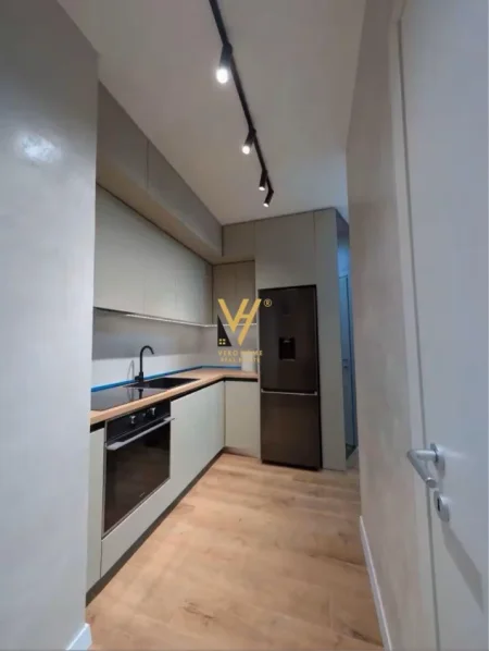 Tirane, jepet me qera apartament 2+1+Ballkon Kati 4, 80 m² 920 € (STADIUMI DINAMO)