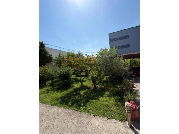 Tirane, shitet Vile Vile 3 Katshe Kati 0, 110 m² 650.000 € (Vore)