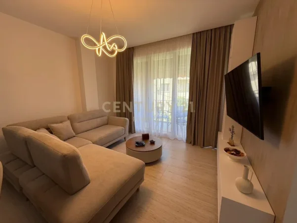 Tirane, jepet me qera apartament 3+1+Aneks Kati 2, 116 m² 1.301 € (Liqeni Thate)