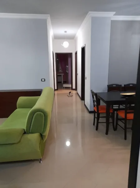 Tirane, jepet me qera apartament 2+1 Kati 5, 80 m² 500 € (VILAT GJERMANE)