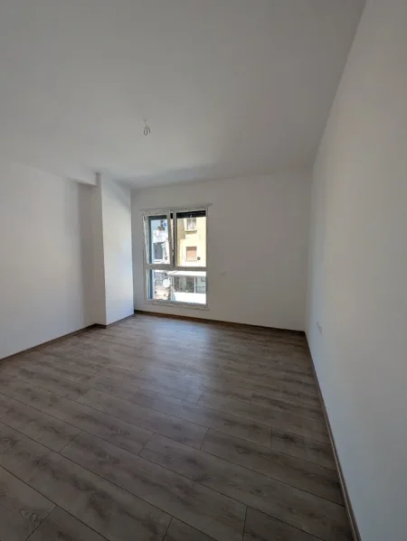 Tirane, shitet 2+1 Kati 1, 92 m² (Ali Demi)