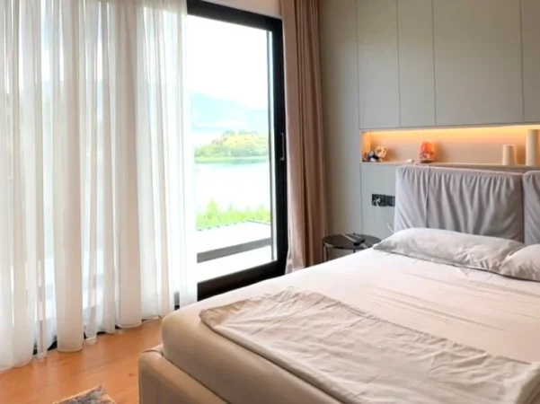 Tirane, jepet me qera Vile Vile 3 Katshe Kati 4, 300 m² 5.000 € 